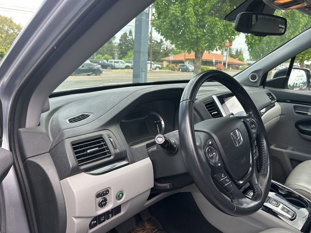Used 2016 Honda Pilot Touring image 7