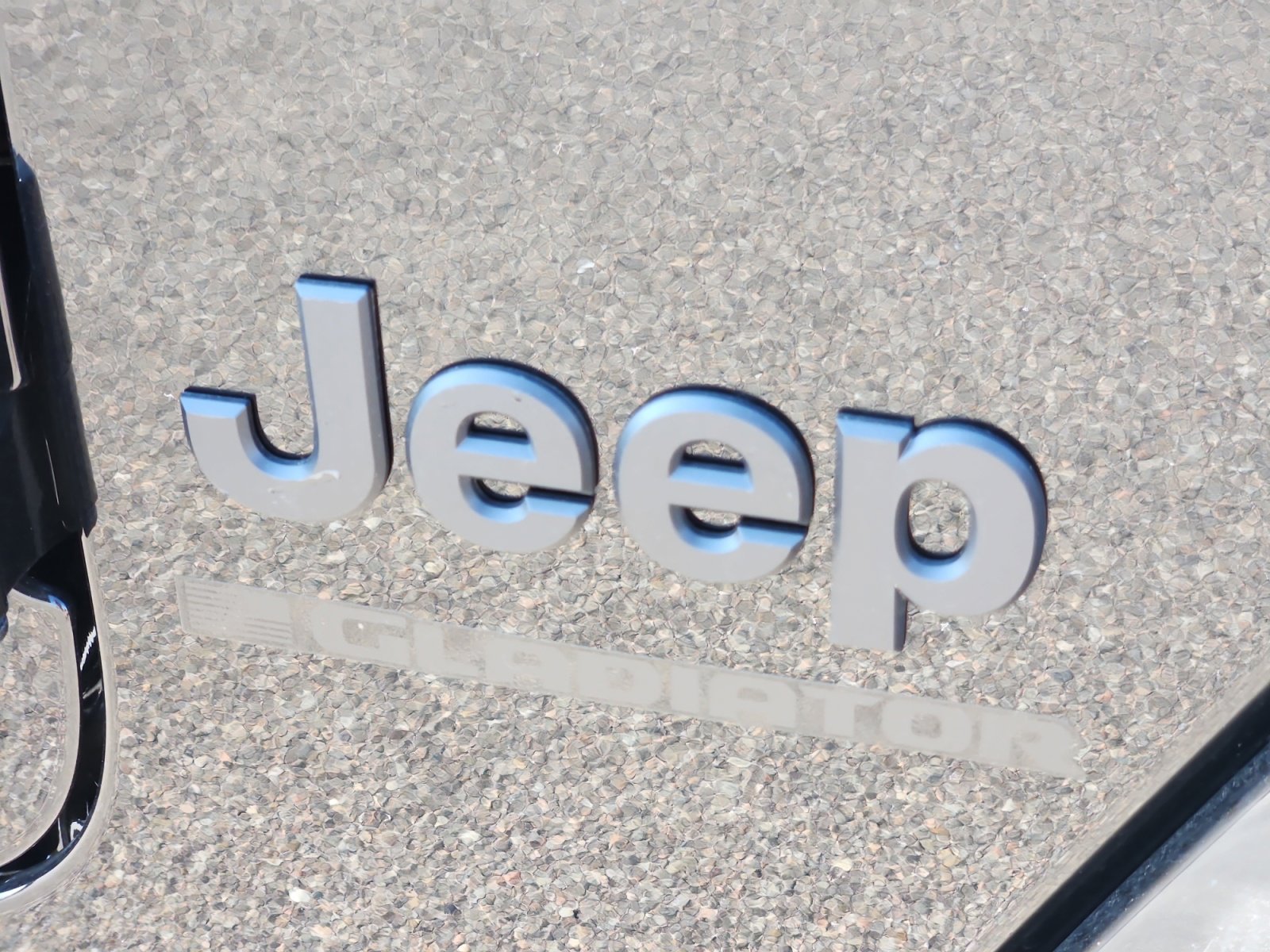 New 2025 Jeep Gladiator Willys AWD/4WD image 24