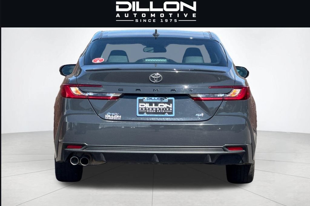 Used 2025 Toyota Camry SE FWD image 5