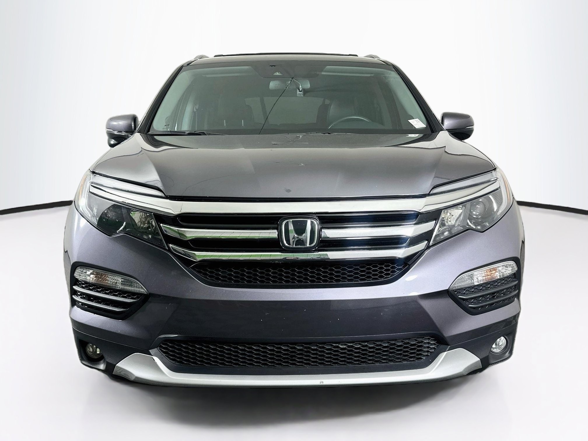 Used 2017 Honda Pilot Touring image 2