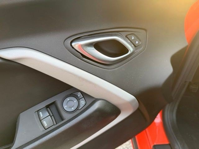 Used 2020 Chevrolet Camaro SS RWD image 12