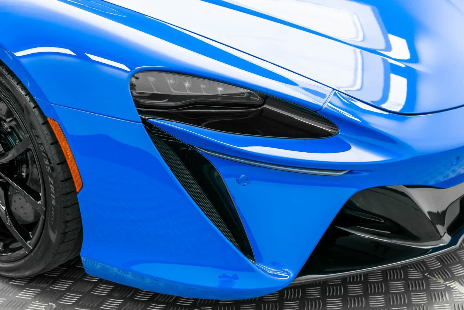 New 2025 McLaren Artura Spider RWD image 43