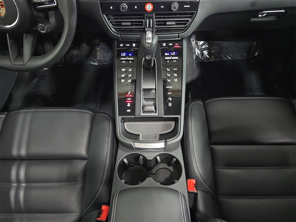 Used 2025 Porsche Macan GTS image 20