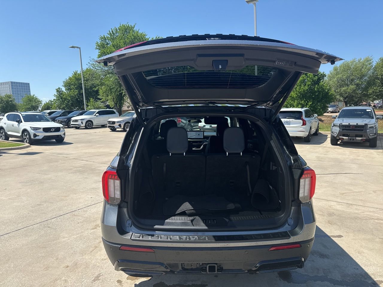 Used 2025 Ford Explorer ST-Line image 7