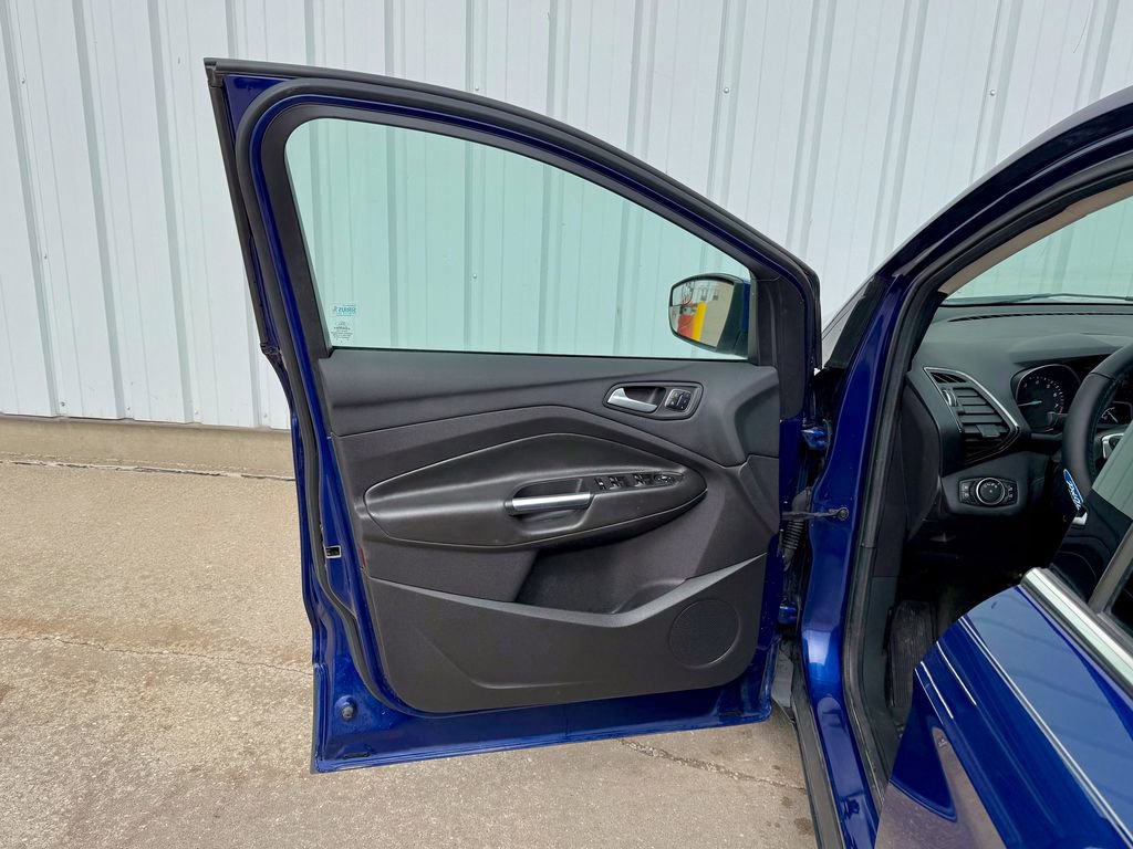 Used 2016 Ford Escape Titanium image 14