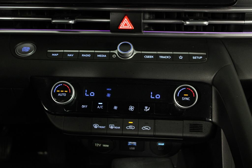 Certified 2024 Hyundai Elantra SEL image 22
