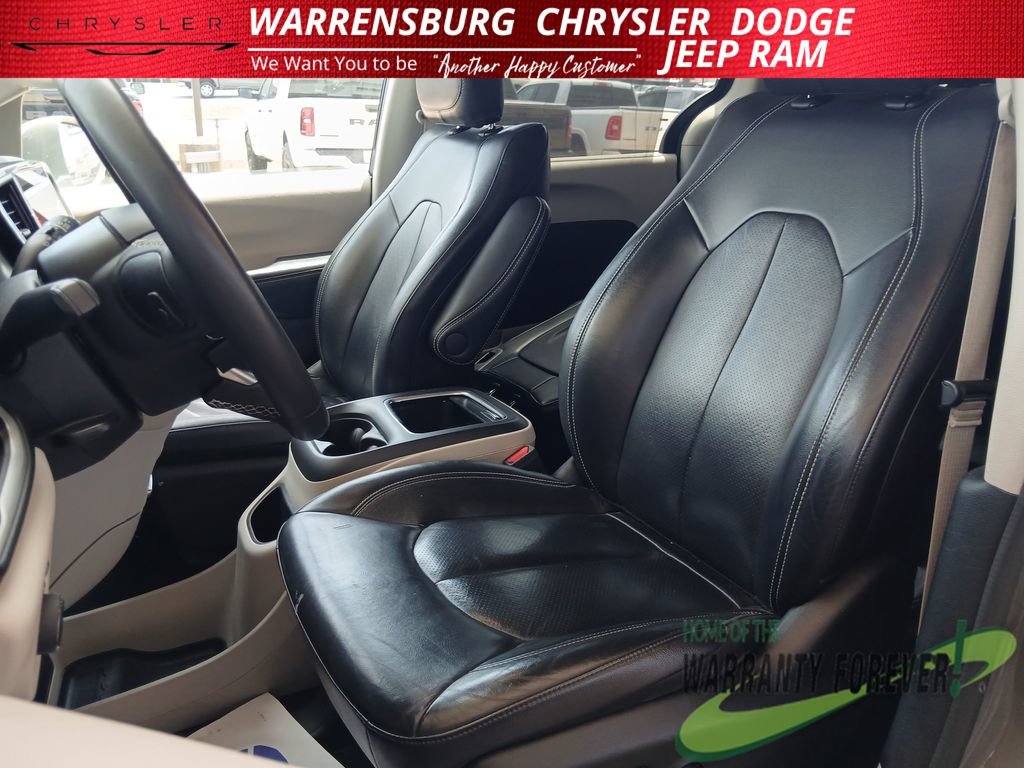 Used 2022 Chrysler Pacifica Touring-L FWD image 13