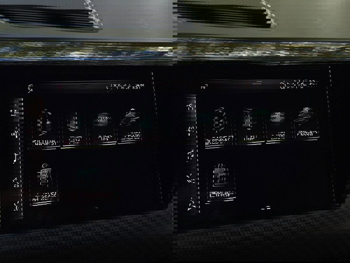 Used 2022 Audi RS e-tron GT w/ Carbon Performance Package image 43