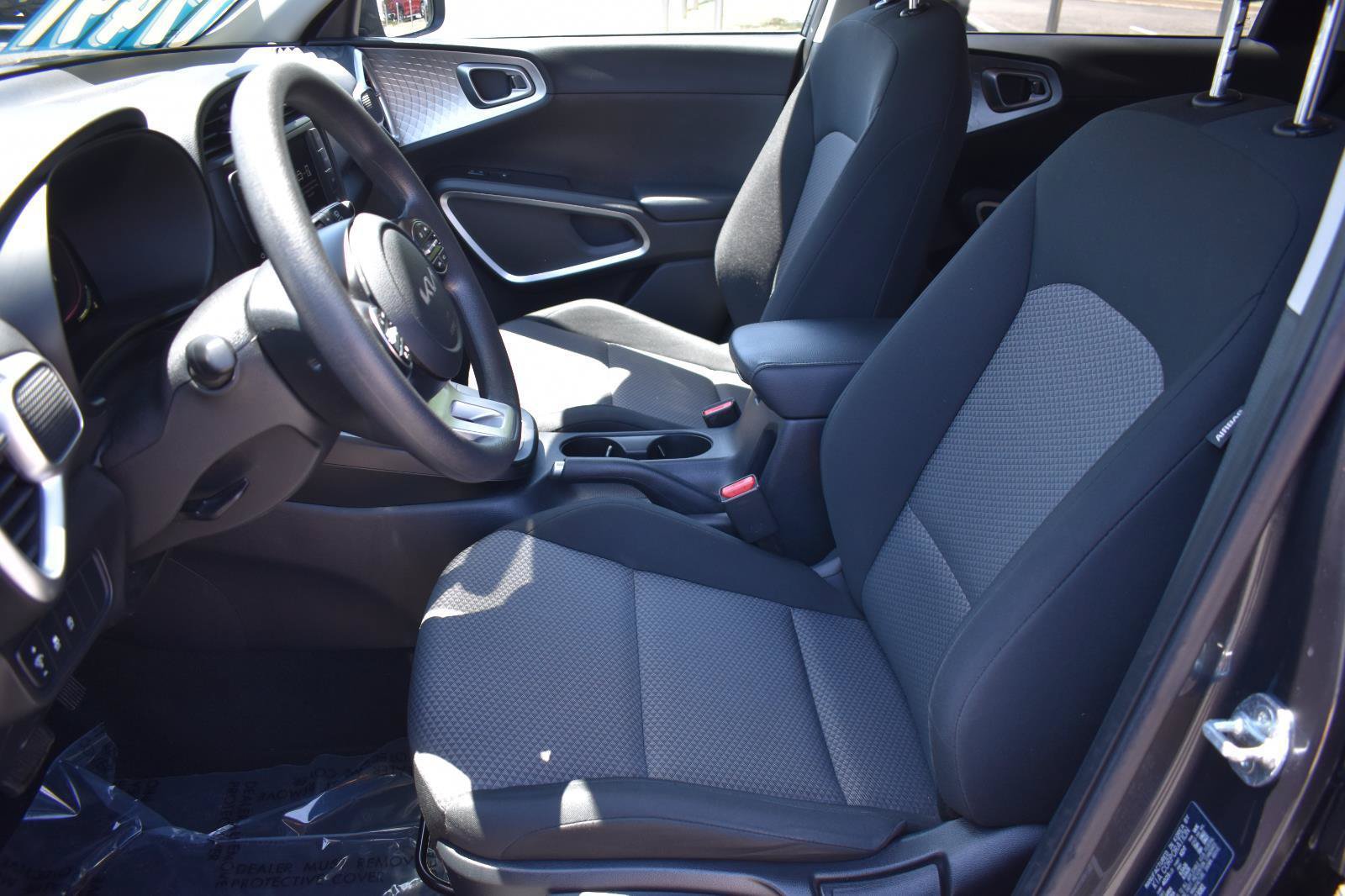 Used 2024 Kia Soul LX w/ Option Group 015 FWD image 21