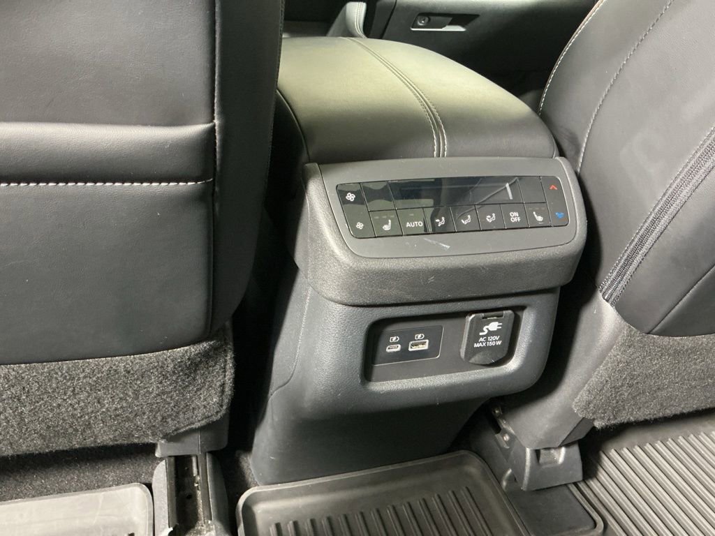 Used 2023 Nissan Pathfinder Platinum image 27