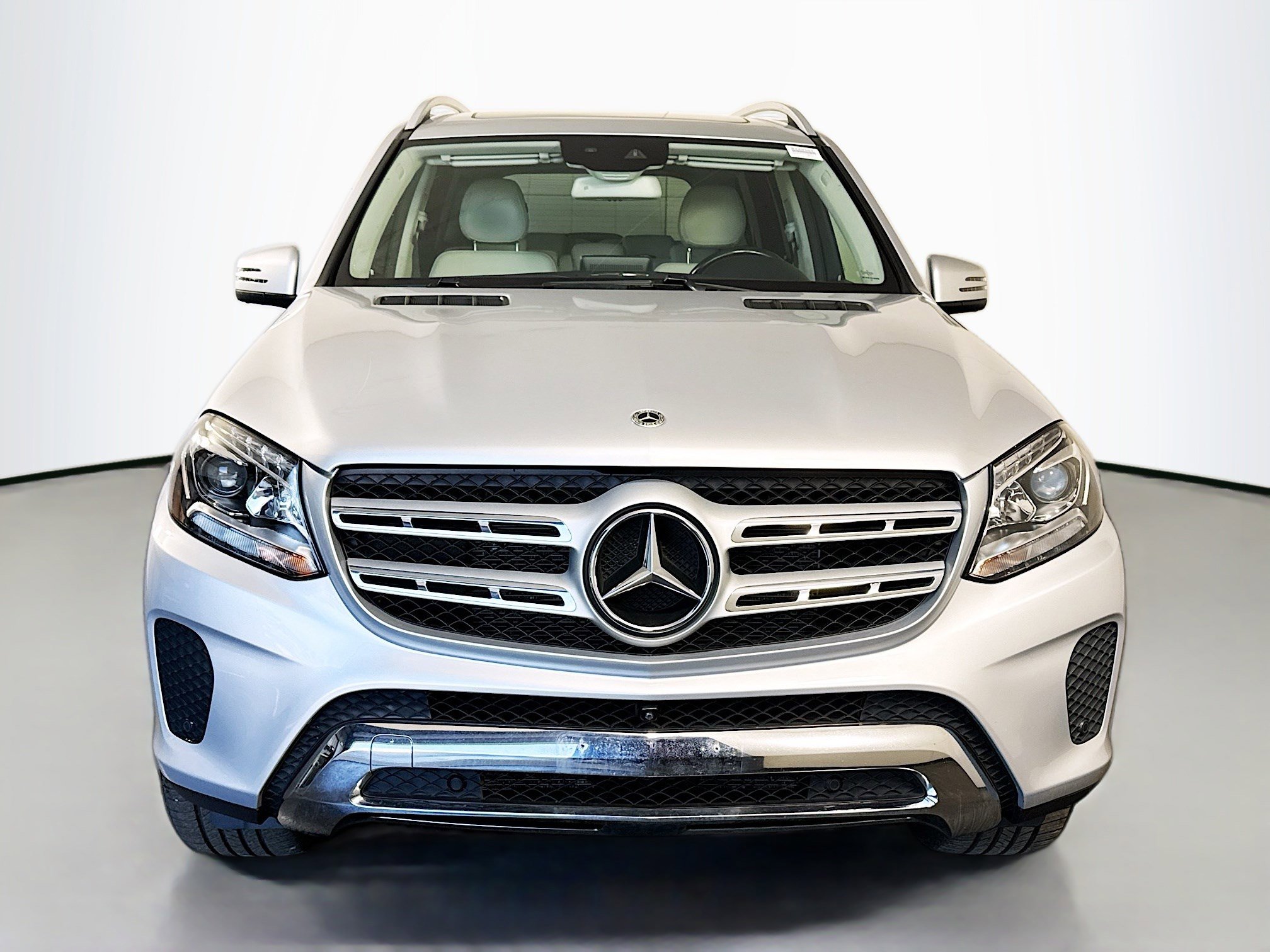 Used 2019 Mercedes-Benz GLS 450 4MATIC image 2