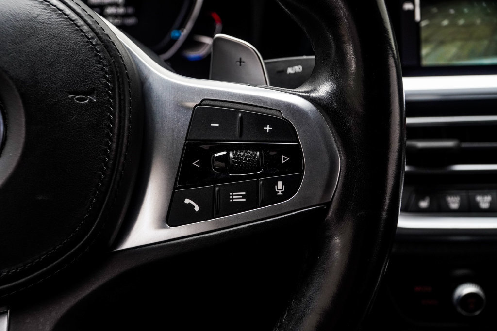 Used 2023 BMW M440i Coupe w/ Premium Package RWD image 33