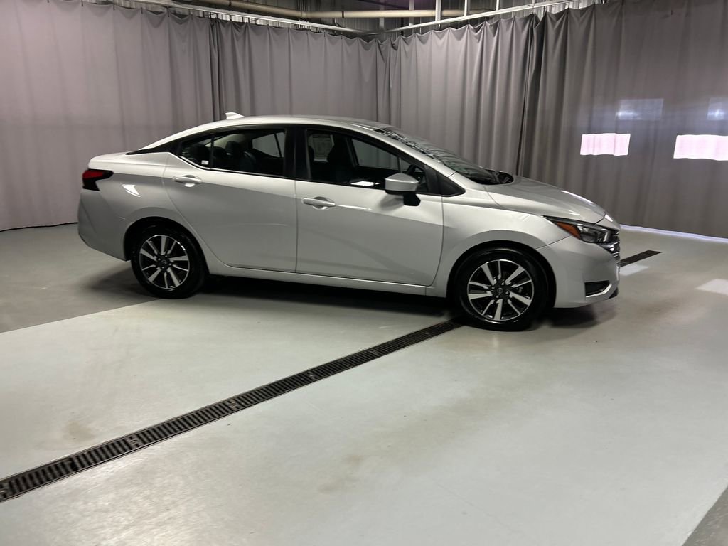 Used 2025 Nissan Versa SV FWD image 8