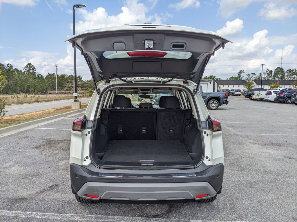 Used 2023 Nissan Rogue SV image 39