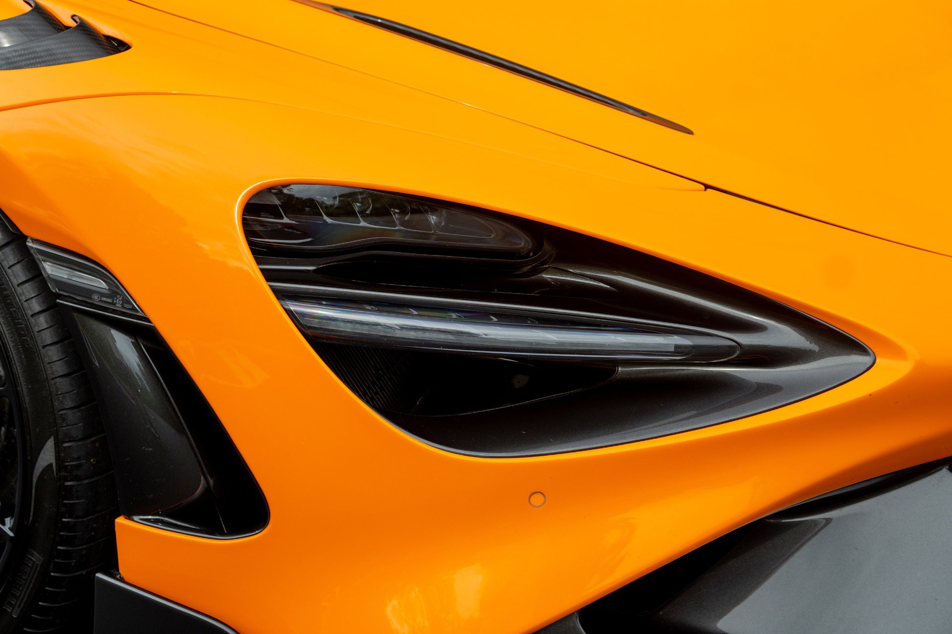 Used 2021 McLaren 765LT image 12