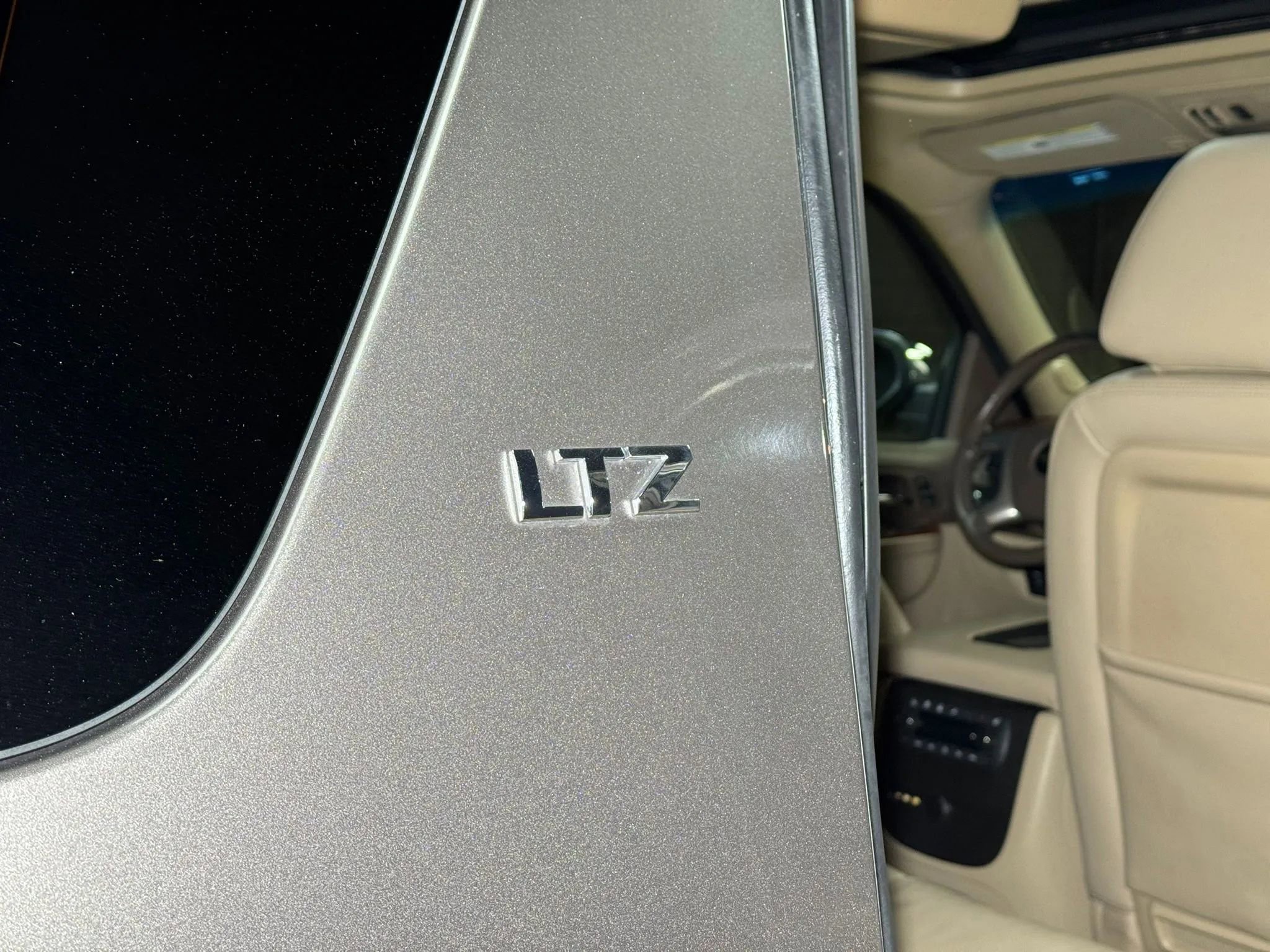 Used 2012 Chevrolet Suburban LTZ image 67