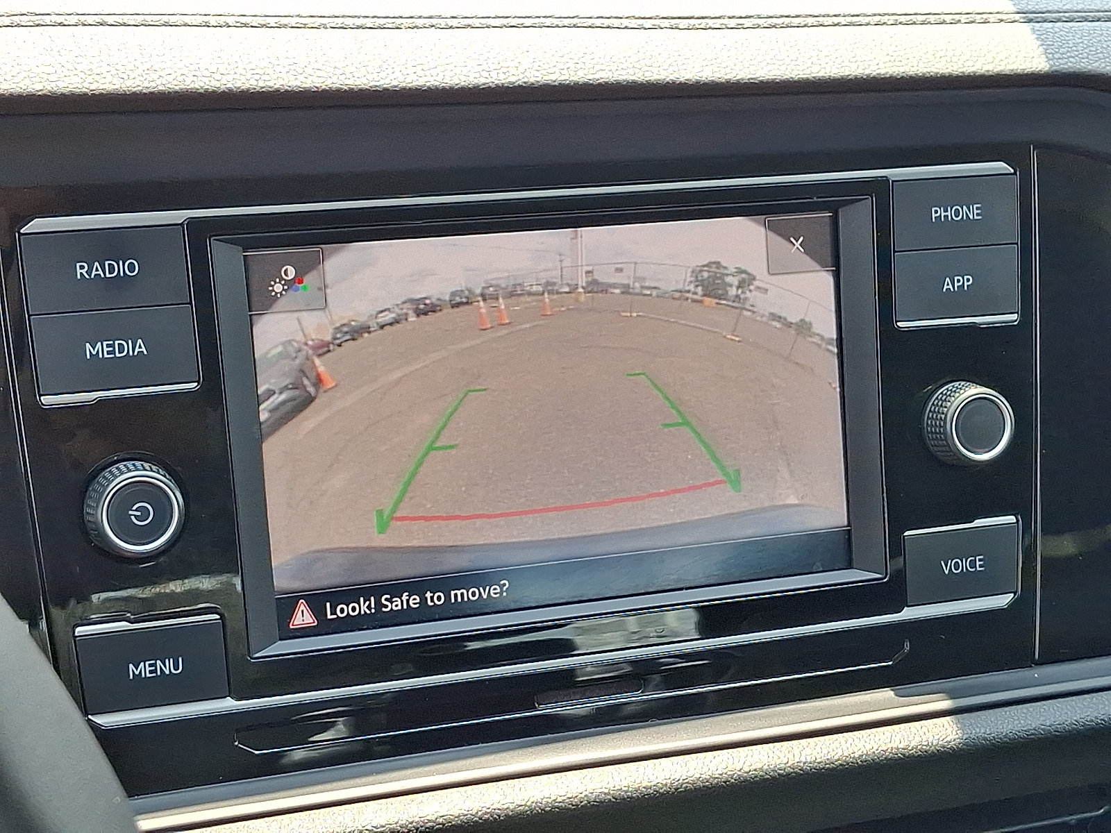 Used 2021 Volkswagen Jetta SE w/ SE Cold Weather Package FWD image 19