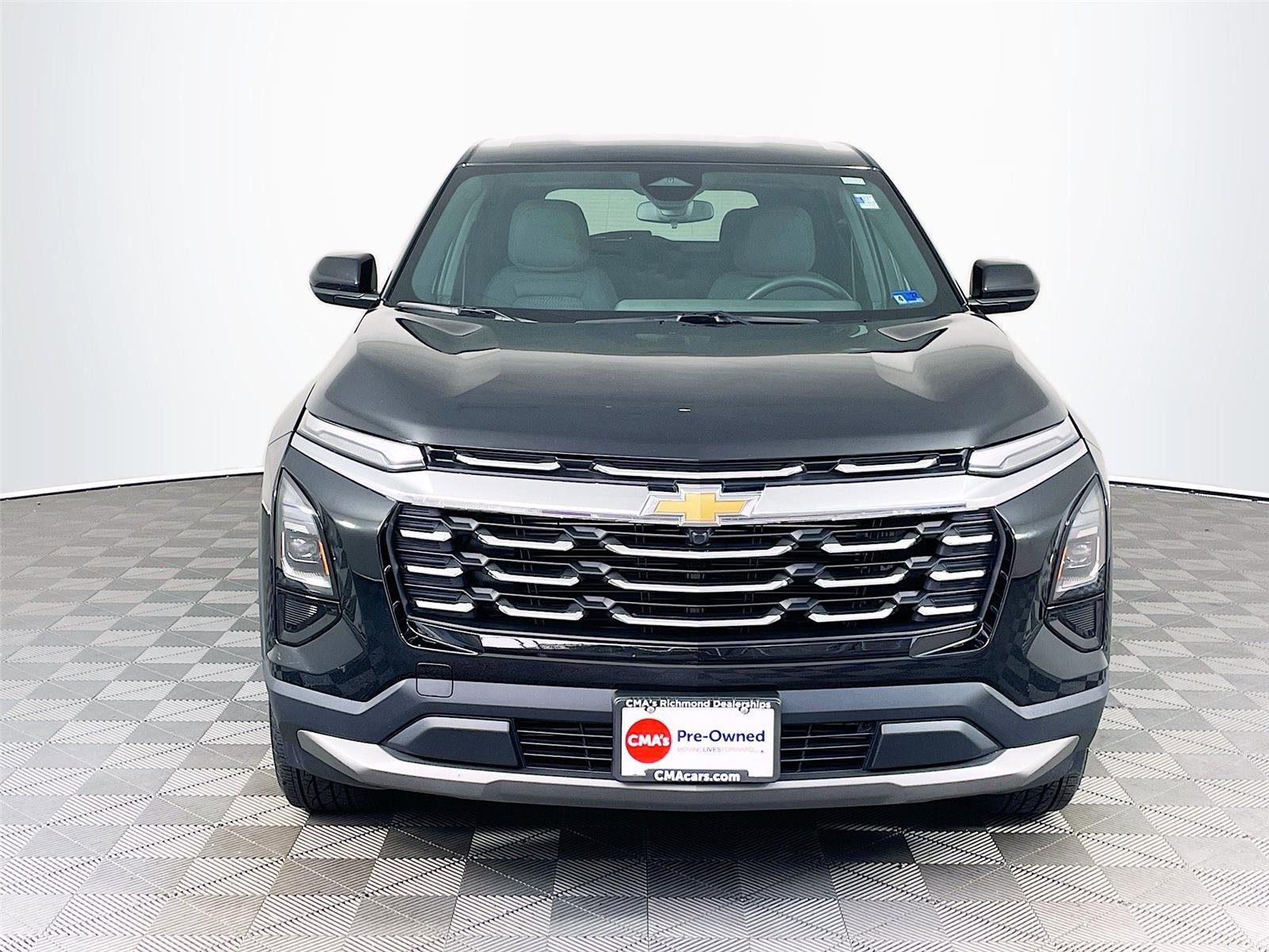 Used 2026 Chevrolet Equinox LT FWD image 2