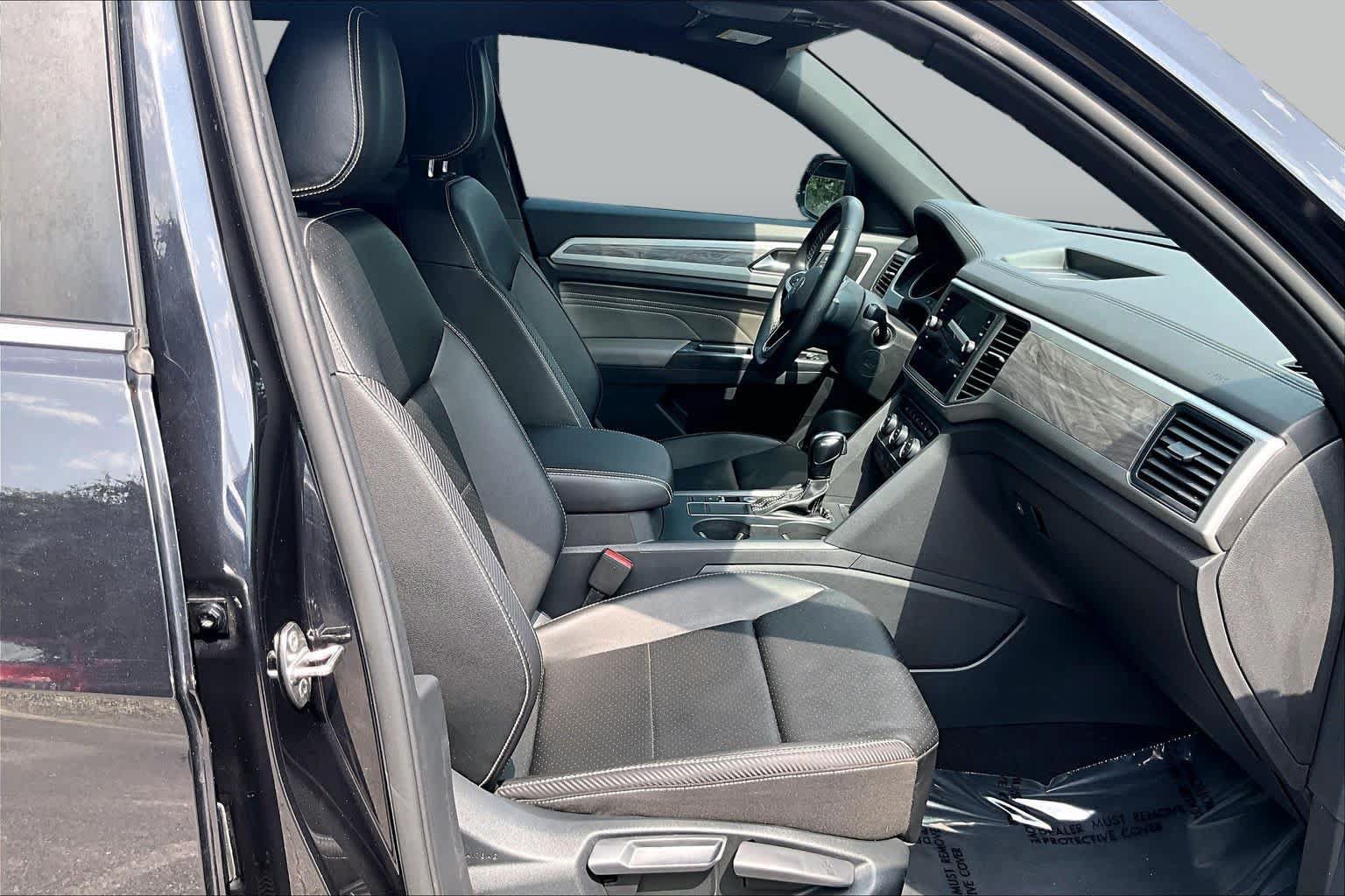 Used 2021 Volkswagen Atlas Cross Sport SE FWD image 8