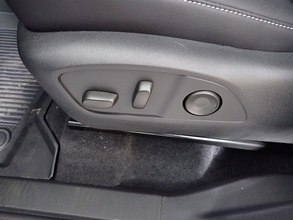 New 2026 Chevrolet Traverse LT w/ LPO, Floor Liner Package image 20