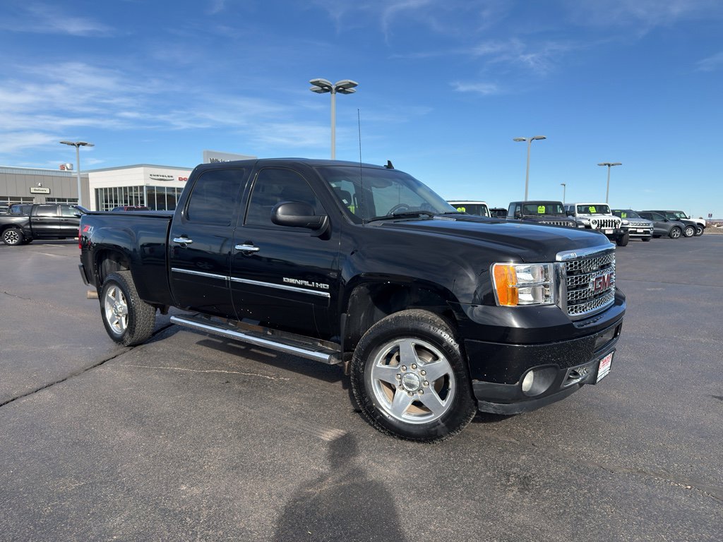 Used 2013 GMC Sierra 2500 Denali w/ Suspension Package, Off-Road image 3