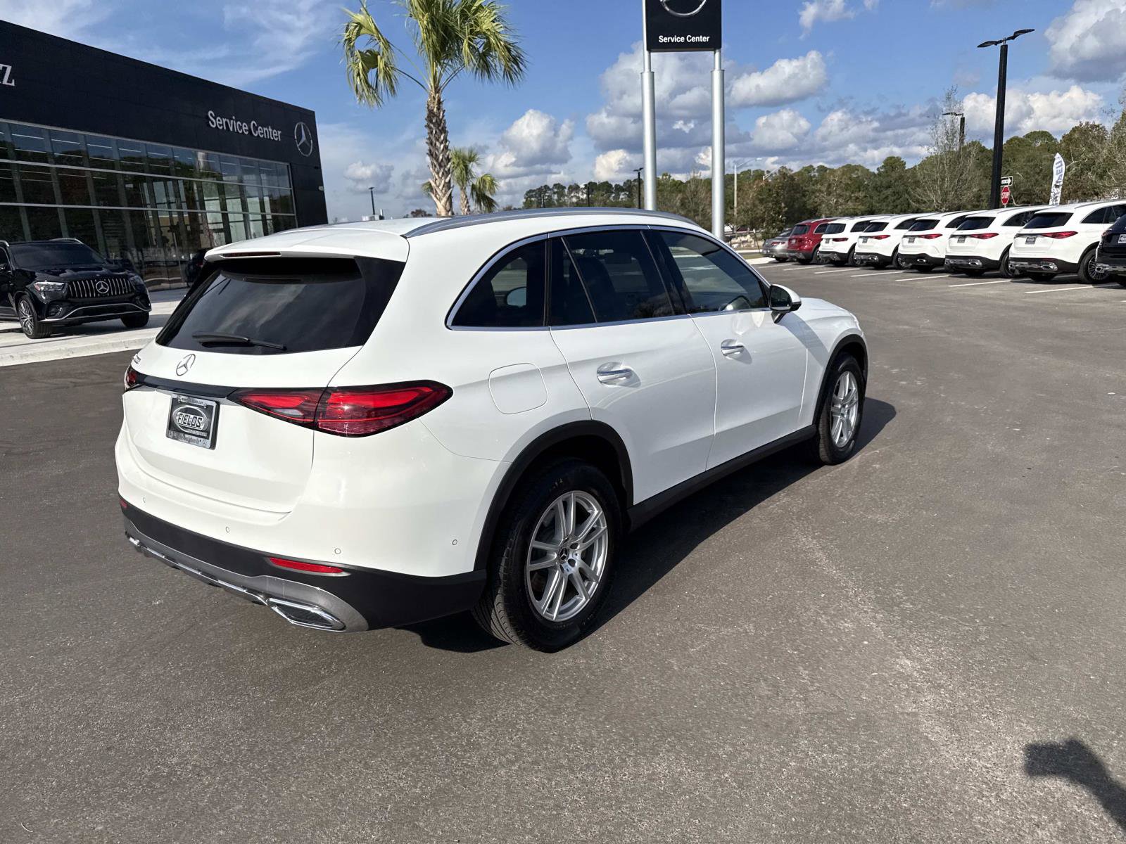 Used 2025 Mercedes-Benz GLC 300 image 3