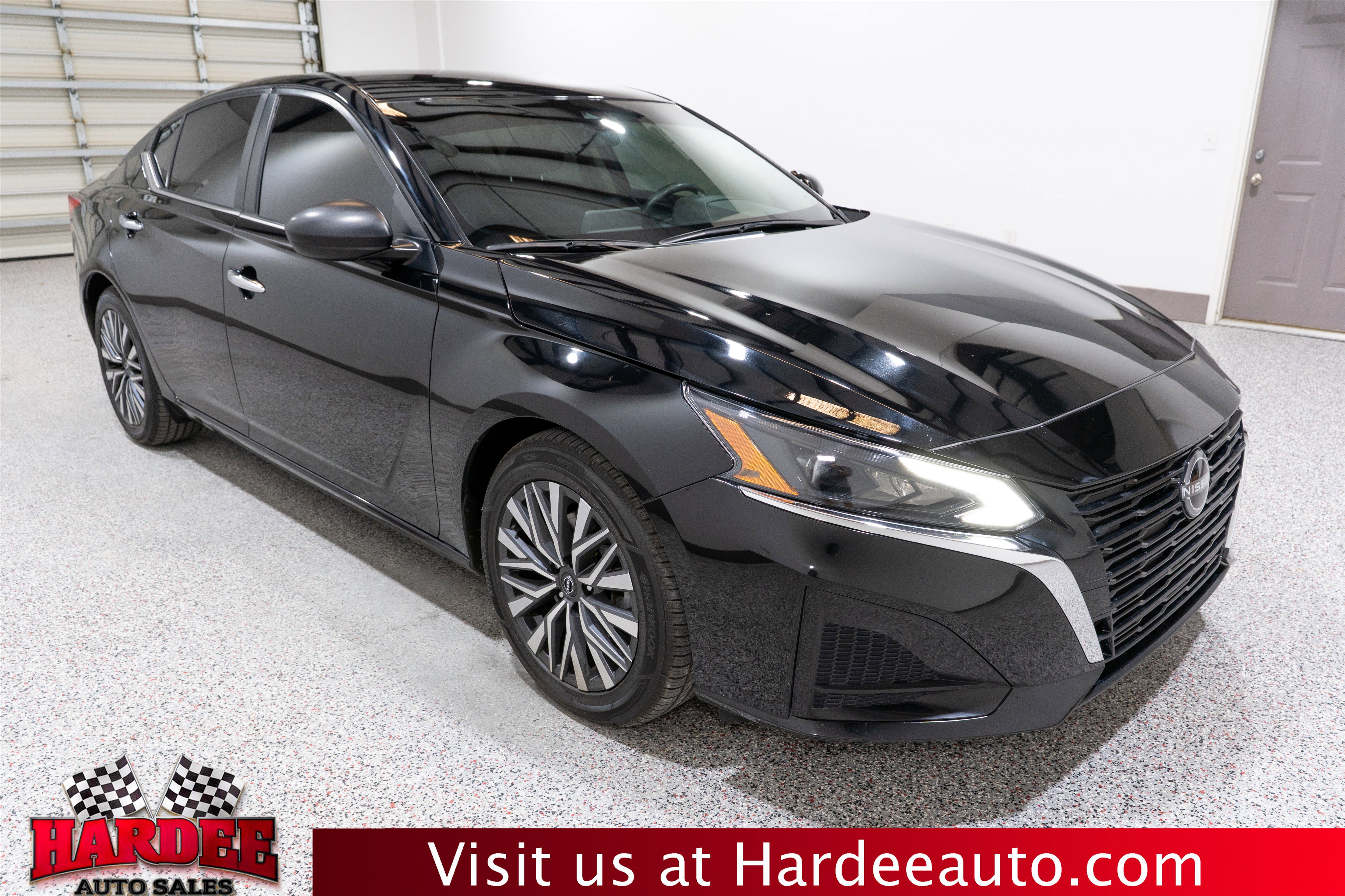 Used 2024 Nissan Altima 2.5 SV FWD image 6