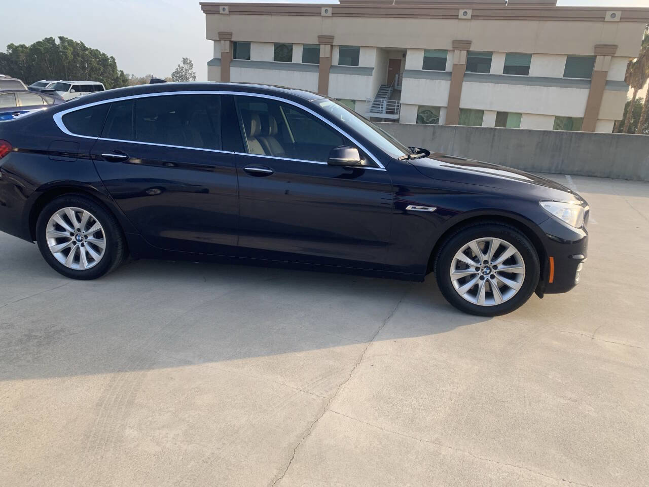 Used 2014 BMW 550i Gran Turismo RWD image 9