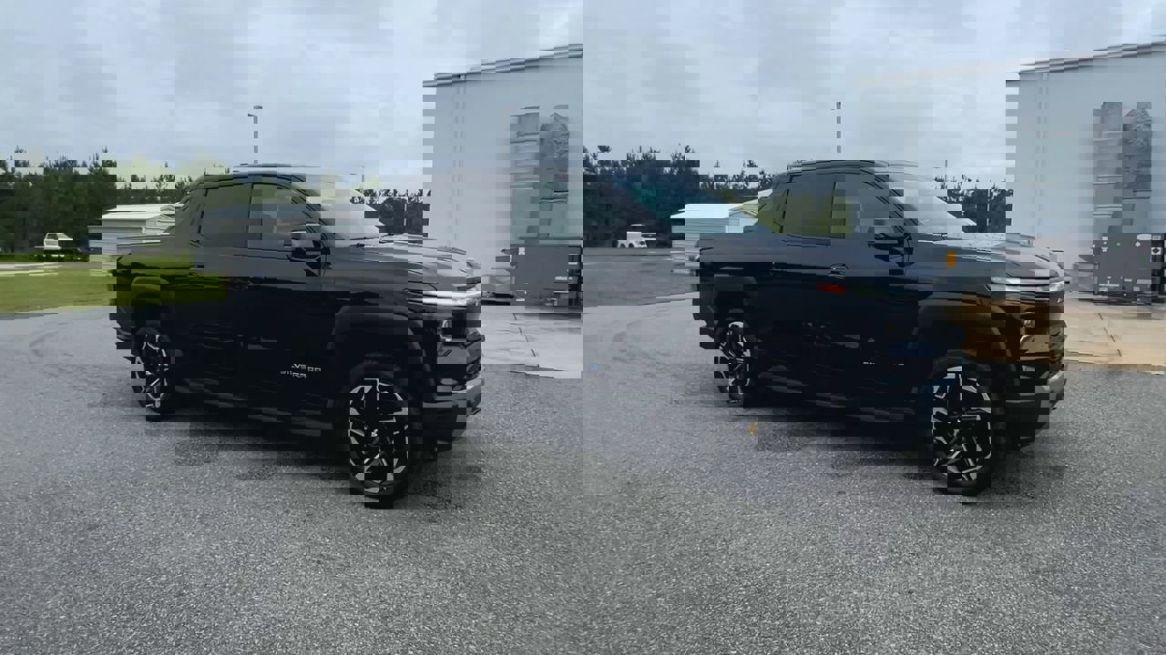 New 2026 Chevrolet Silverado EV LT image 36