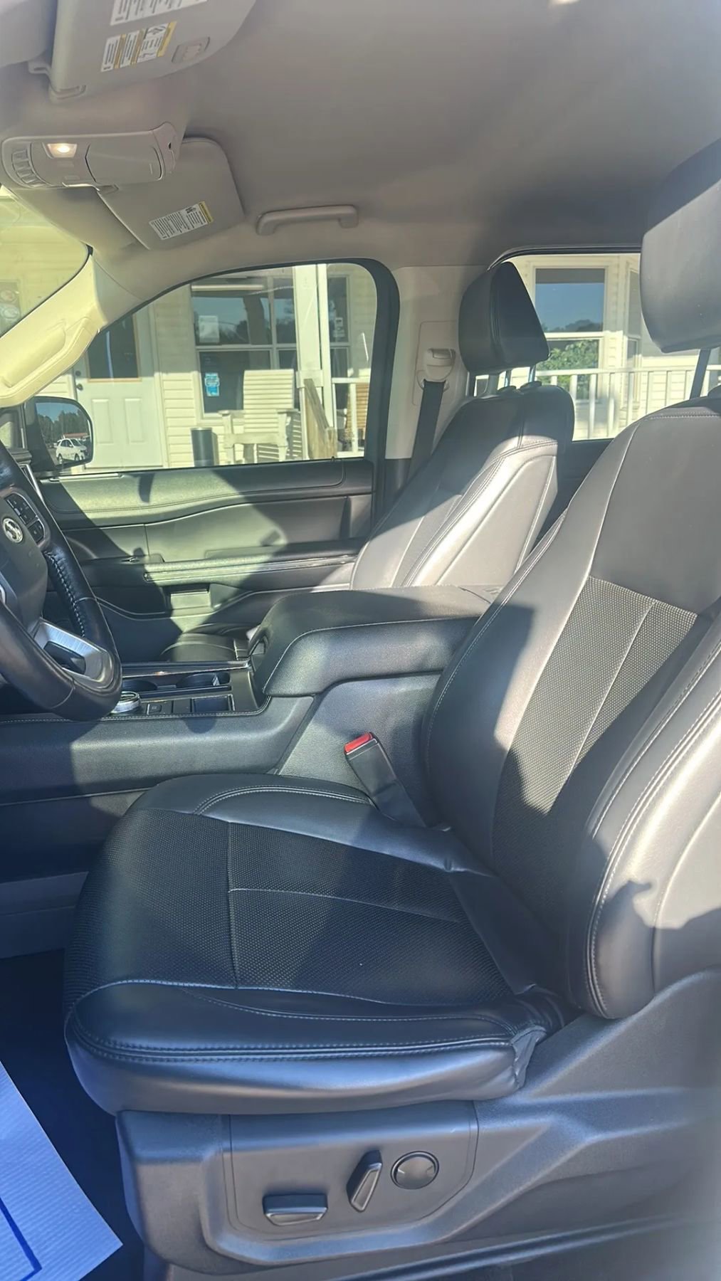 Used 2022 Ford Expedition Max XLT image 11