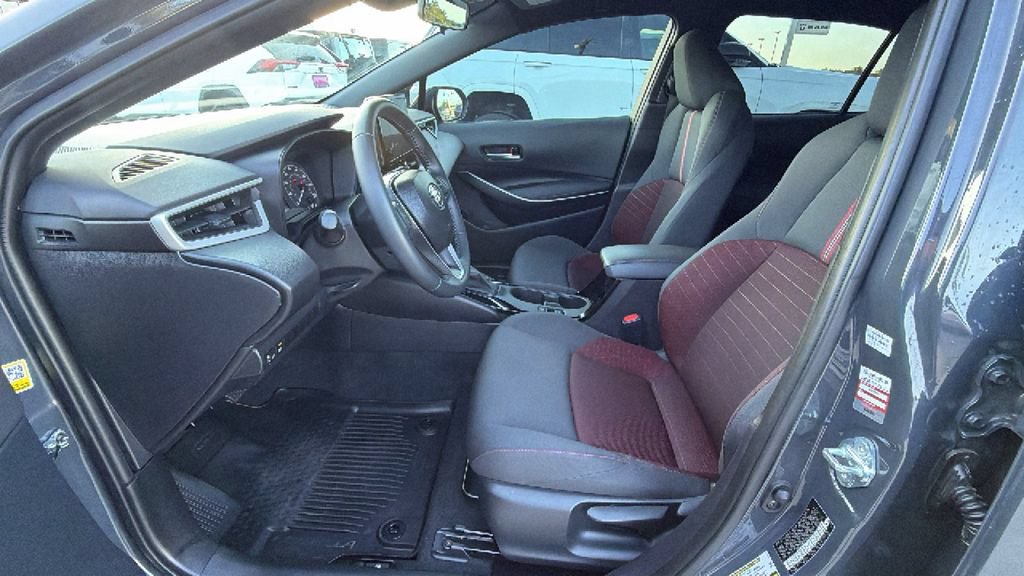 Used 2025 Toyota Corolla SE FWD image 12