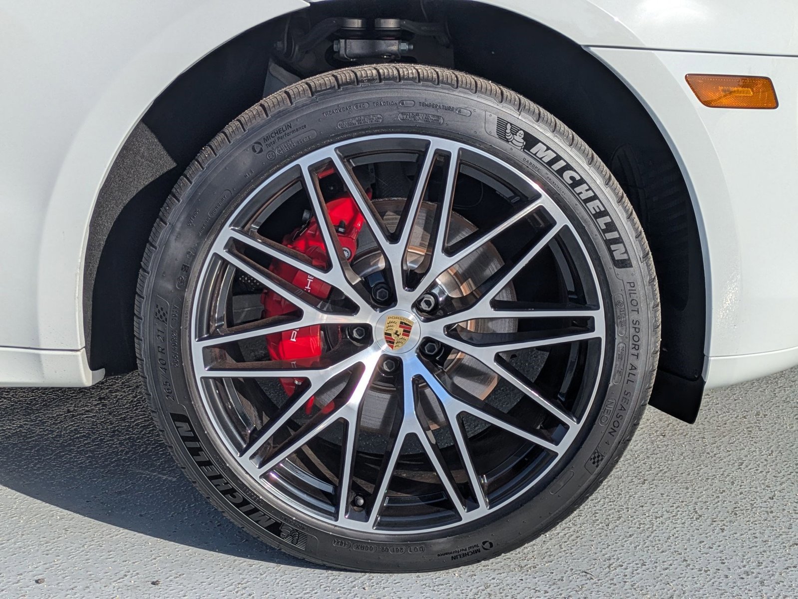 Used 2025 Porsche Macan S image 28