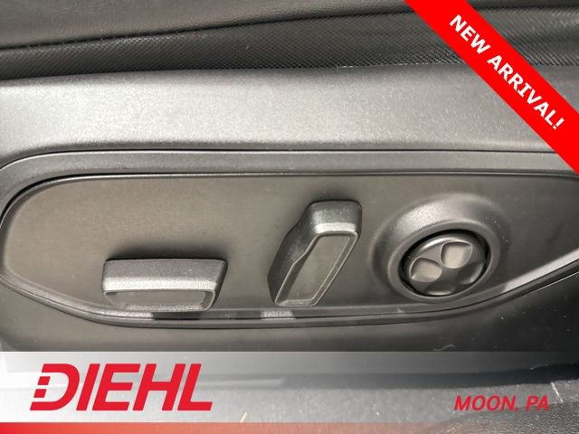 Used 2023 Jeep Grand Cherokee Limited w/ Black Appearance Package image 21