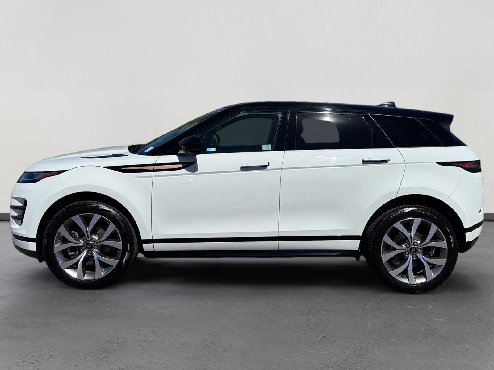 Used 2023 Land Rover Range Rover Evoque R-Dynamic S image 2