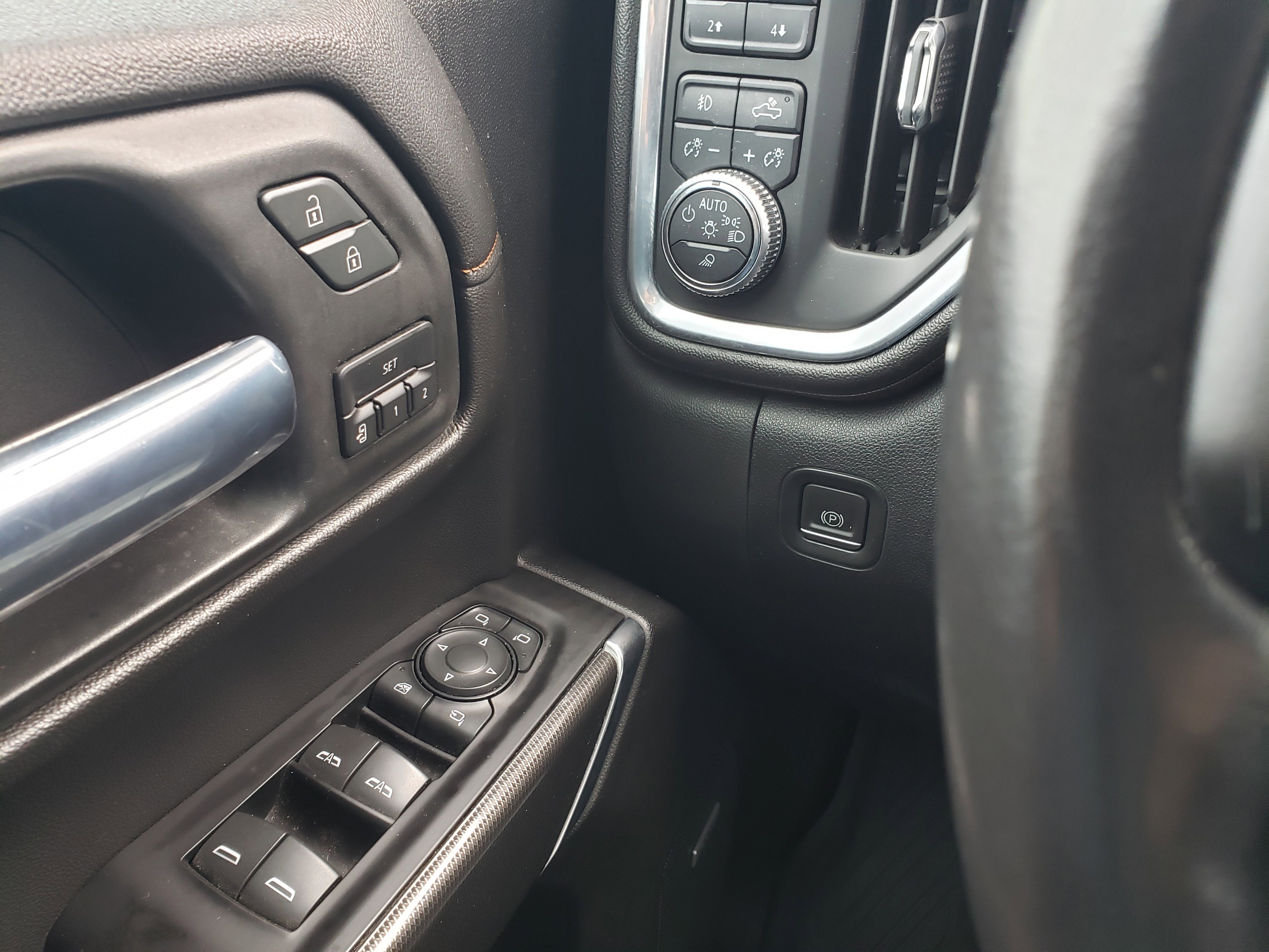 Used 2019 GMC Sierra 1500 AT4 w/ AT4 Premium Package image 14