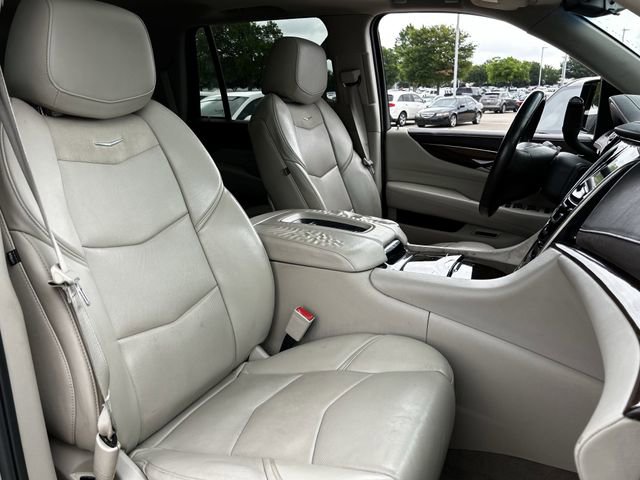 Used 2017 Cadillac Escalade Luxury RWD image 29