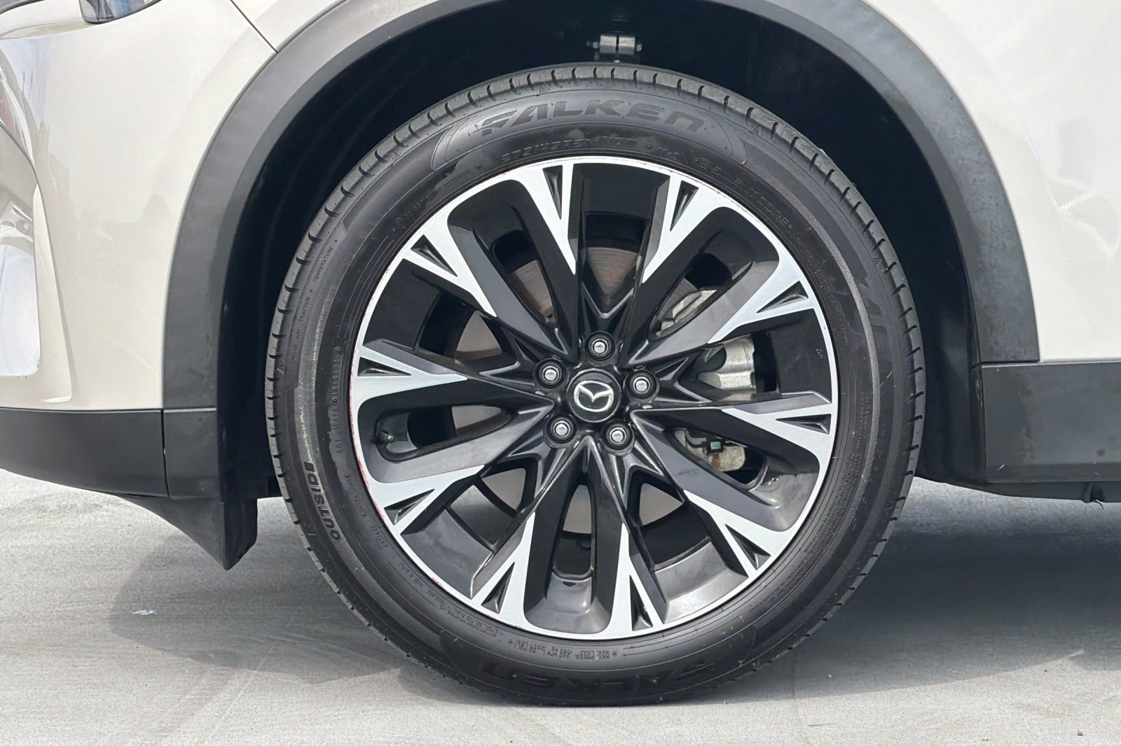 Used 2024 MAZDA CX-90 Plug-In Hybrid w/ Premium Plus image 26