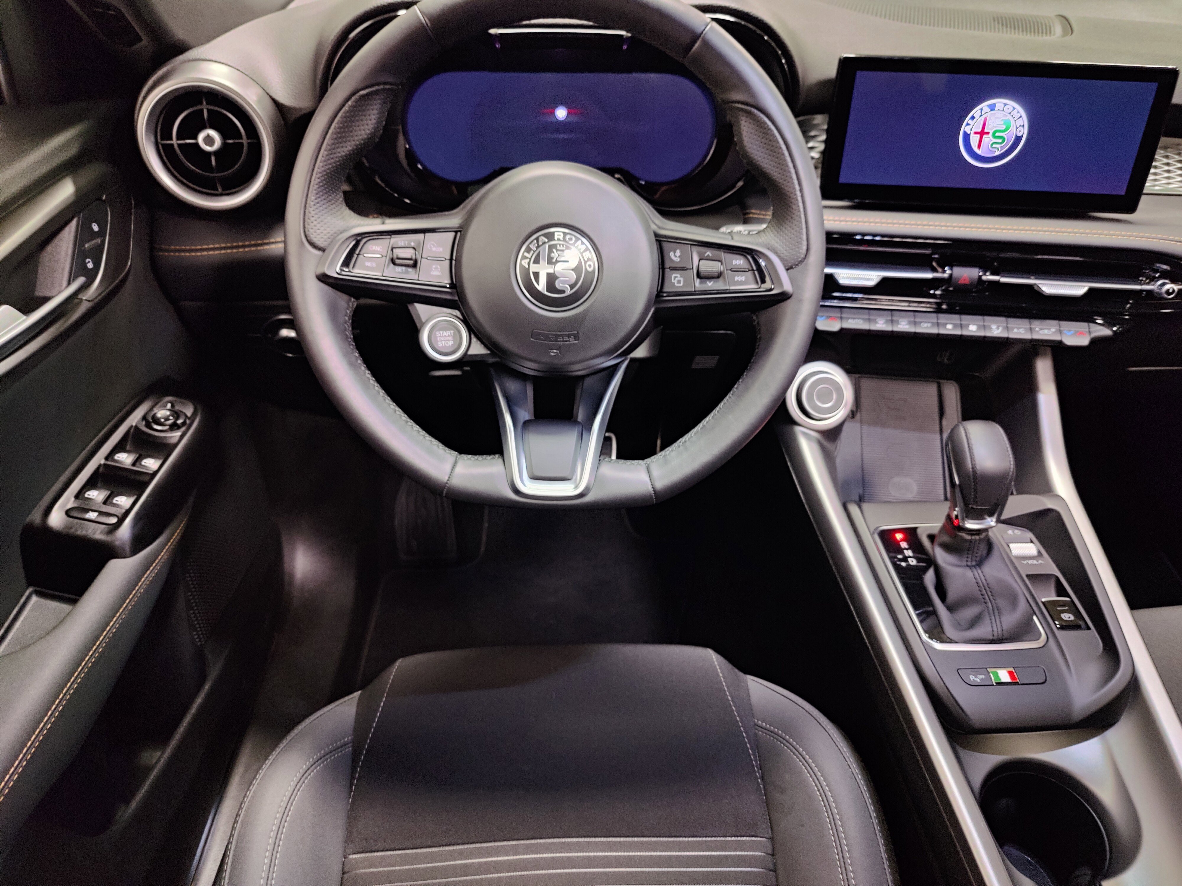 Used 2025 Alfa Romeo Tonale image 17