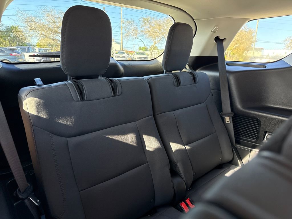 Certified 2025 Ford Explorer Active image 28