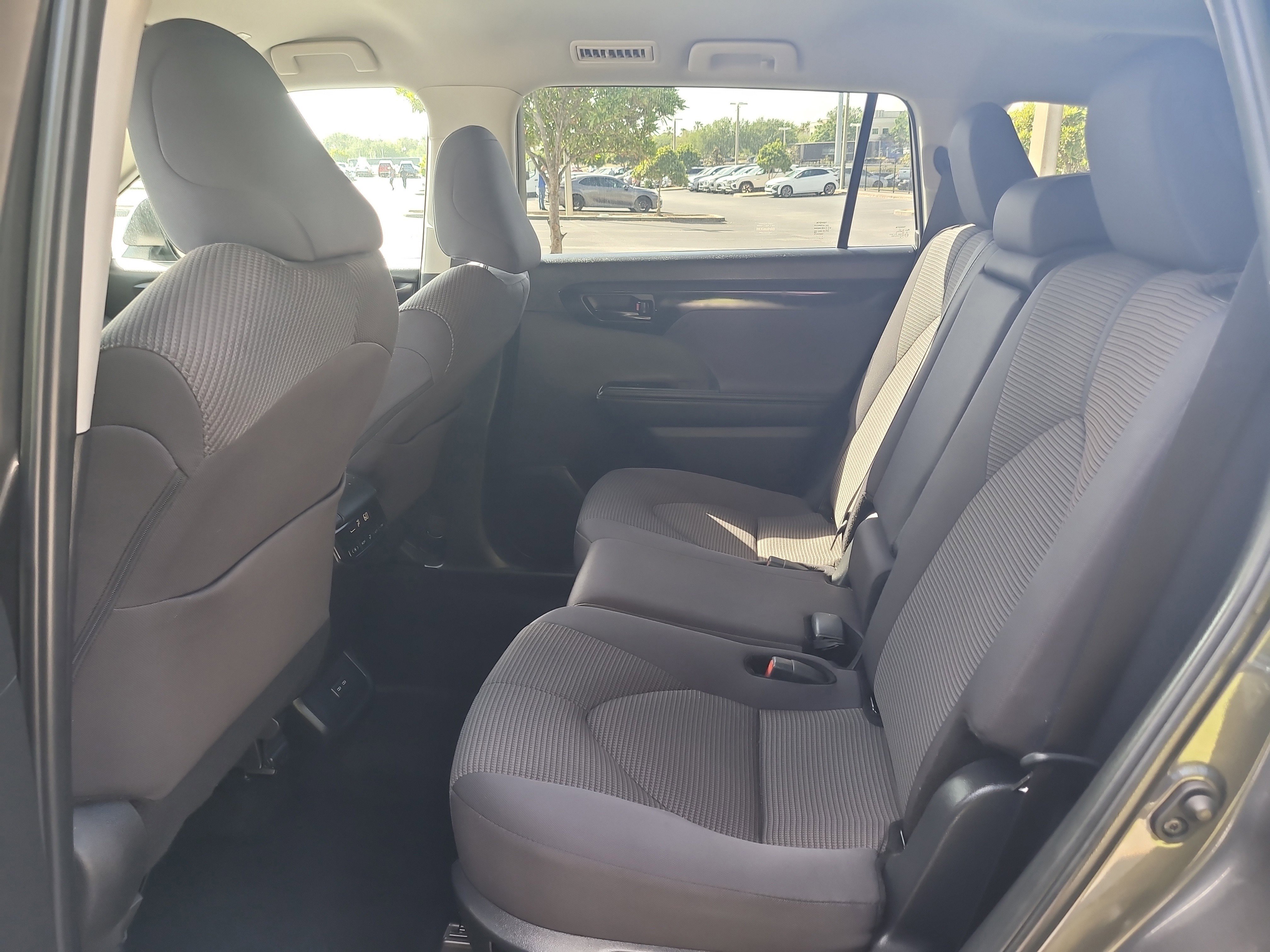 Certified 2025 Toyota Highlander LE image 15