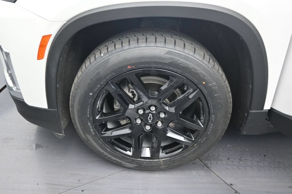 Used 2022 Chevrolet Traverse LT FWD image 9