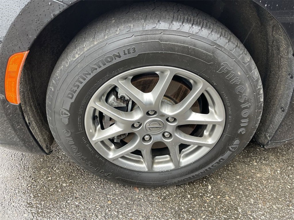 Used 2022 Chrysler Pacifica Touring image 2