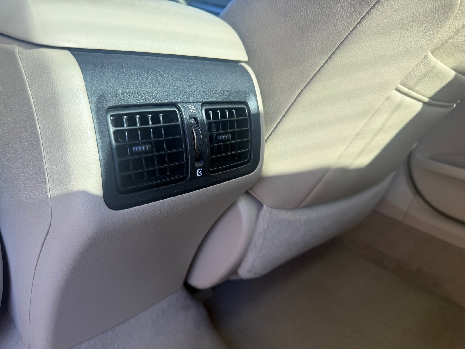 Used 2013 Toyota Camry XLE w/ Convenience Pkg image 23