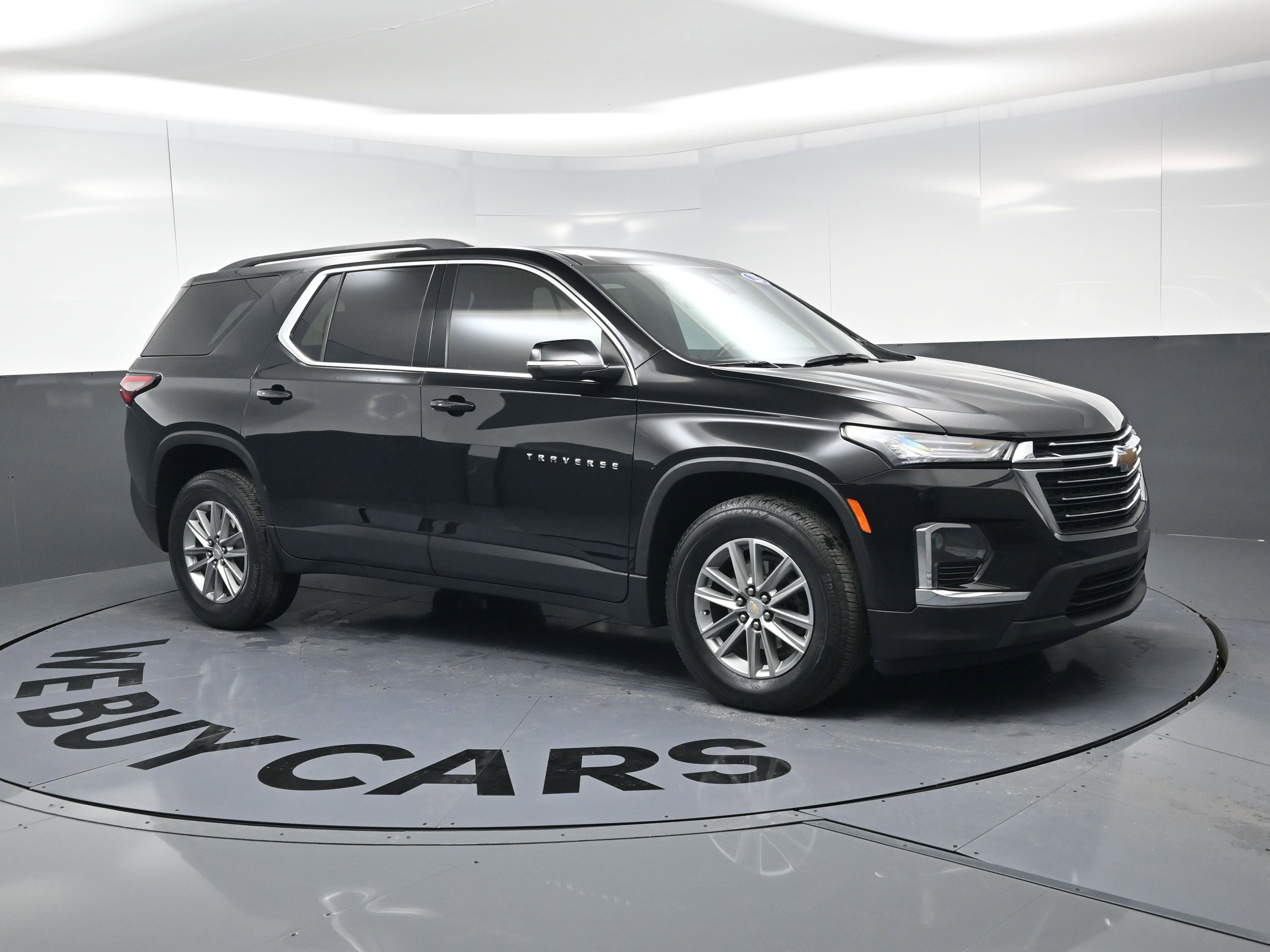 Certified 2023 Chevrolet Traverse LT image 2