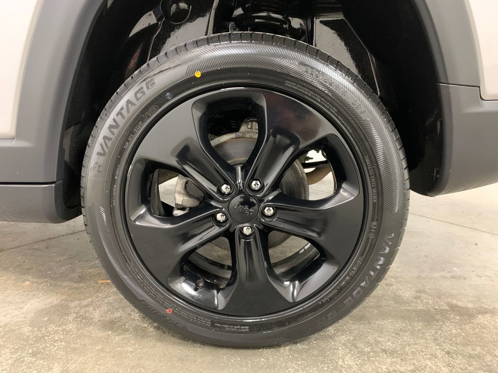 Used 2019 Jeep Compass Altitude image 23