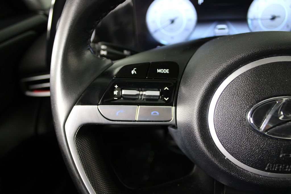 Used 2023 Hyundai Elantra Limited FWD image 23