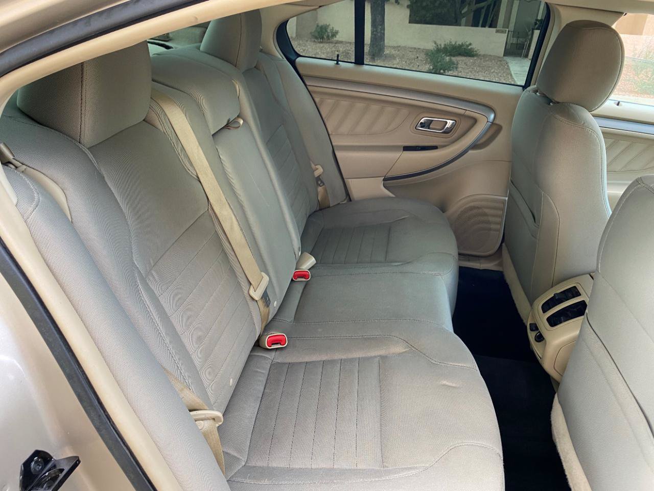 Used 2018 Ford Taurus SE FWD image 46