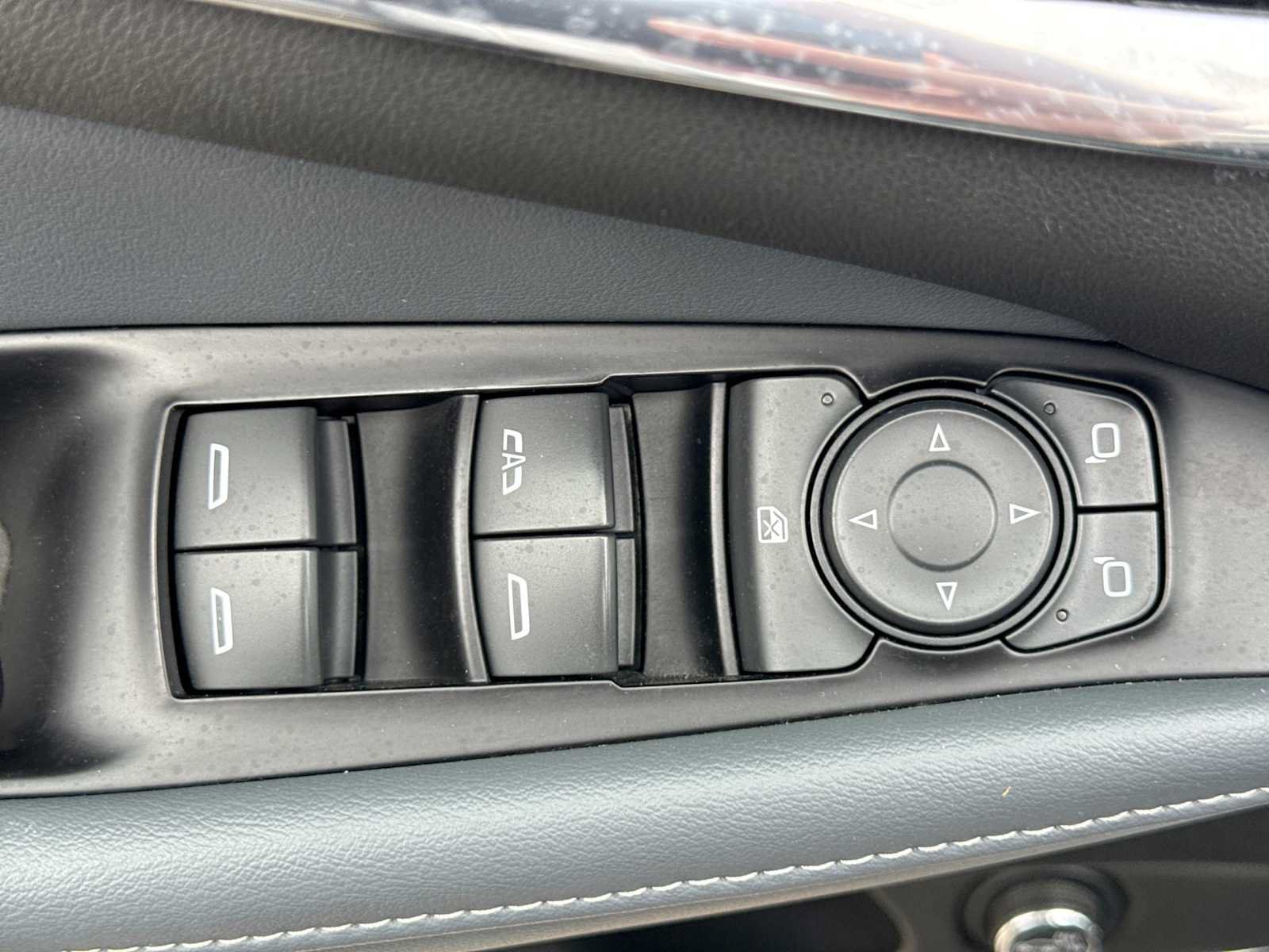 Used 2018 Buick Enclave Essence FWD image 16