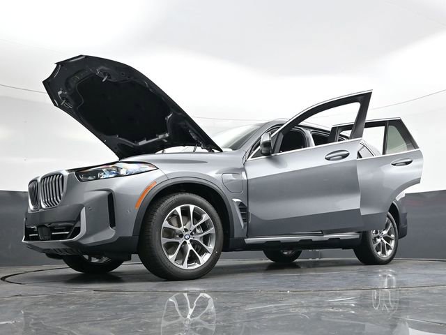 Used 2026 BMW X5 xDrive50e w/ Climate Comfort Package image 41