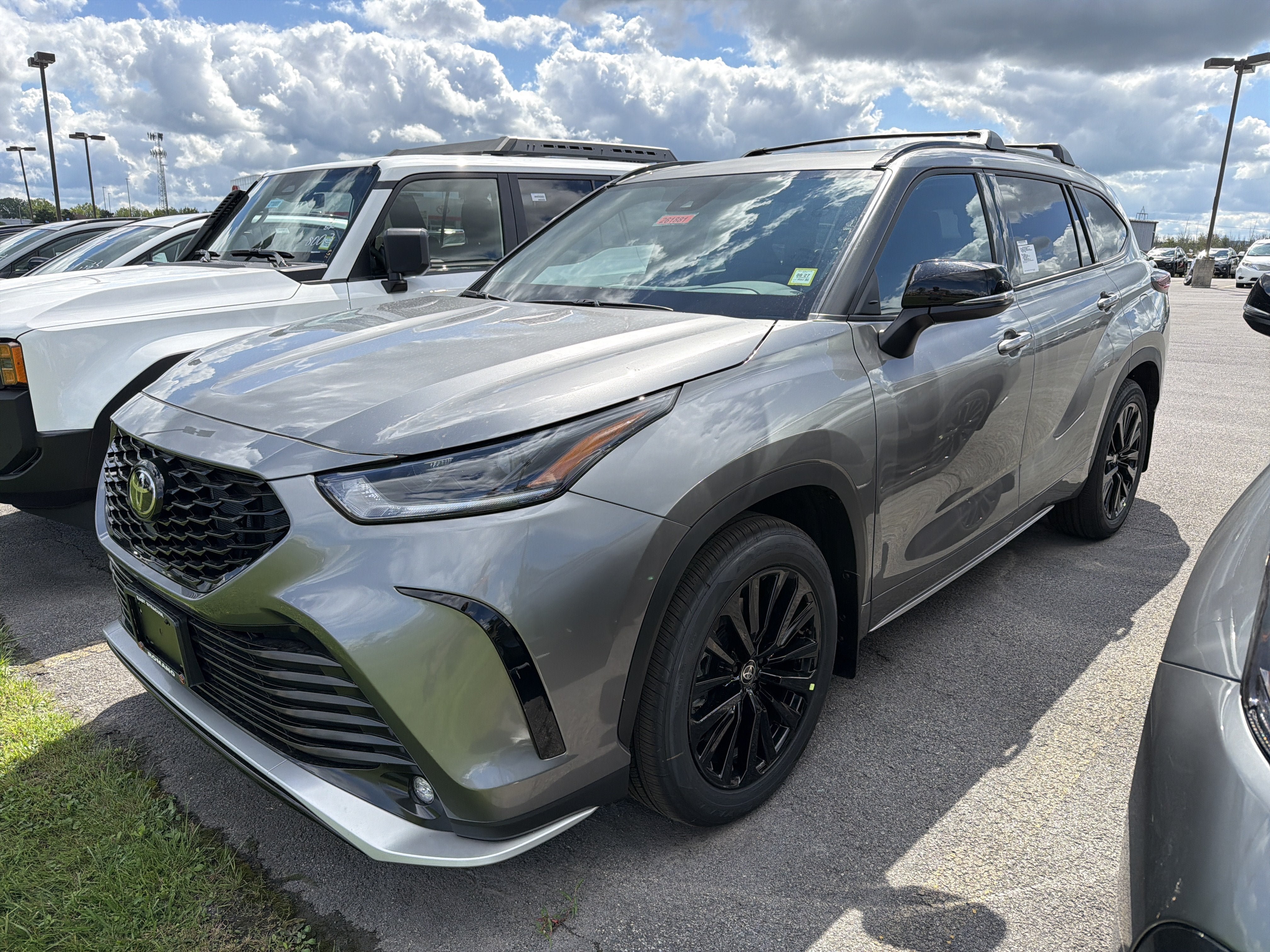 New 2026 Toyota Highlander XSE AWD/4WD image 4